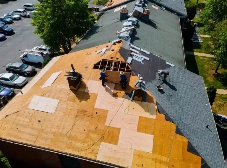 Get the best contractor when navigating roofing insurance claims for storm damage.