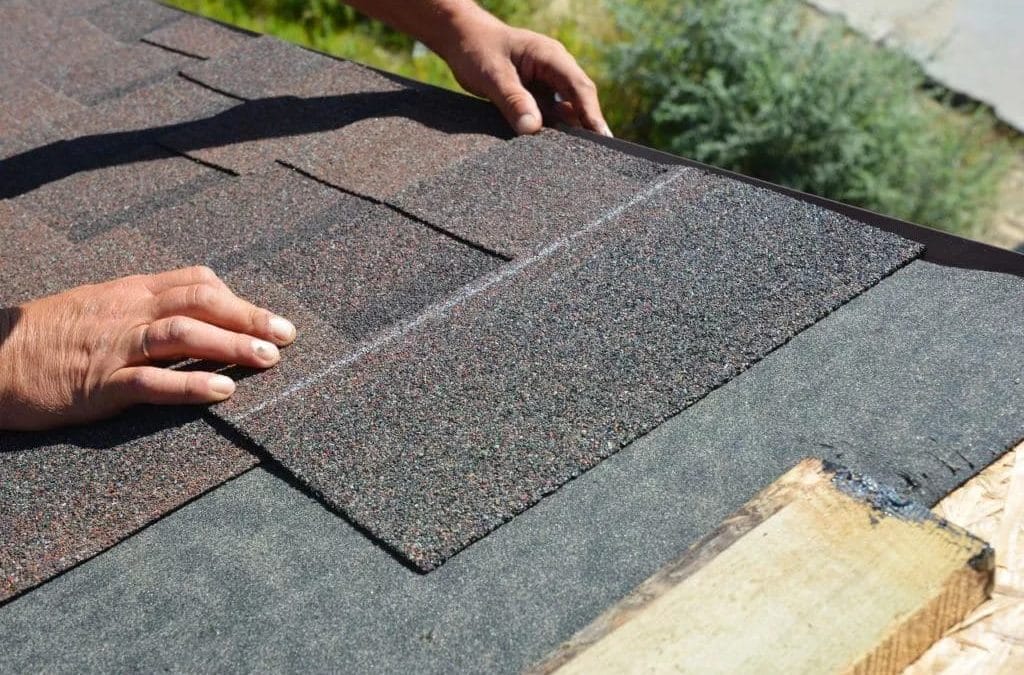 The Difference Between Asphalt vs Wood Shingles