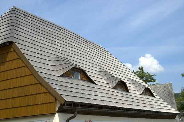 choosing a new roof, how to choose a roof, cedar roof in Hudson
